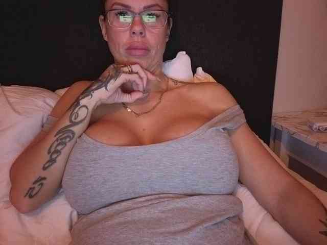 hotsexygilf82 webcam