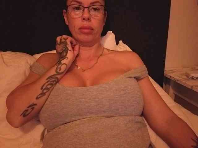 hotsexygilf82 webcam