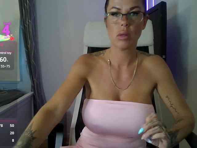 hotsexygilf82 webcam