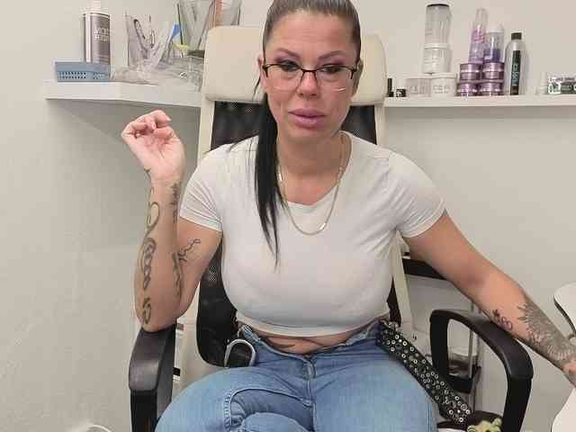 hotsexygilf82 webcam