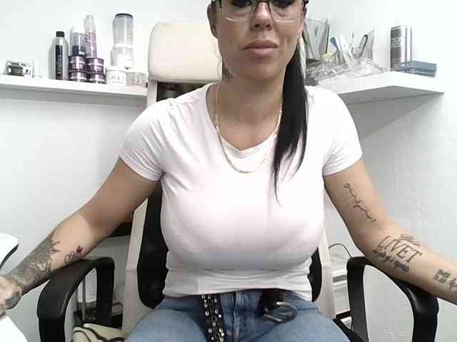 hotsexygilf82 webcam