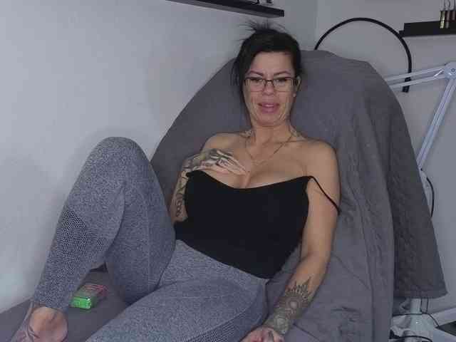 hotsexygilf82 webcam