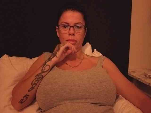 hotsexygilf82 webcam