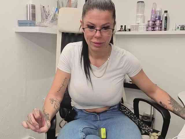 hotsexygilf82 webcam