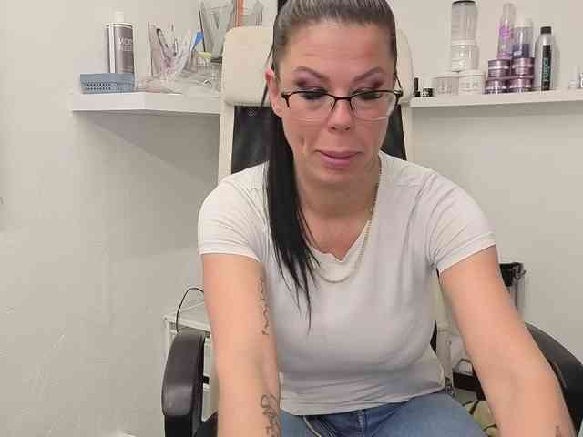 hotsexygilf82 webcam