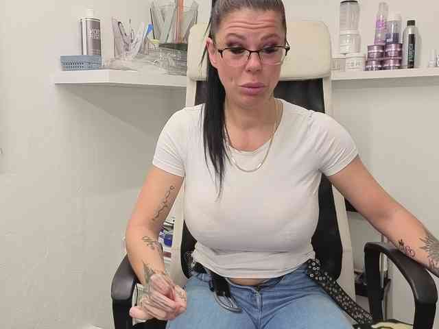 hotsexygilf82 webcam