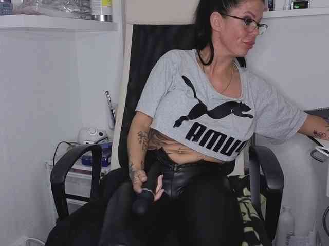 hotsexygilf82 webcam