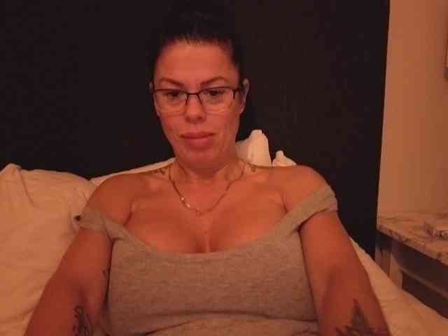 hotsexygilf82 webcam