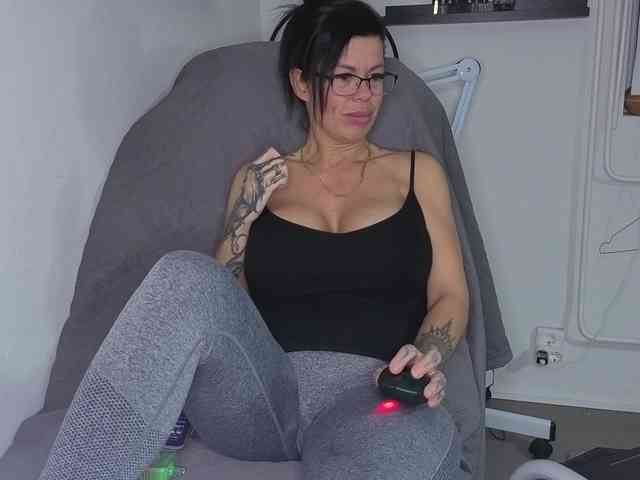 hotsexygilf82 webcam