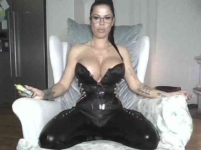 hotsexygilf82 webcam