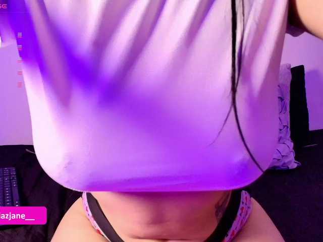 Janediaz's BongaCams show and profile