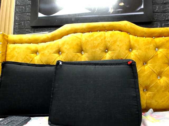 skinny-brenda's BongaCams show and profile