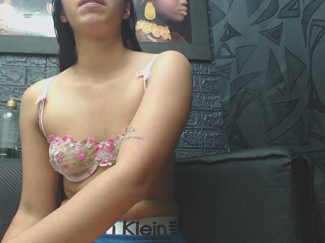 skinny-brenda's BongaCams show and profile