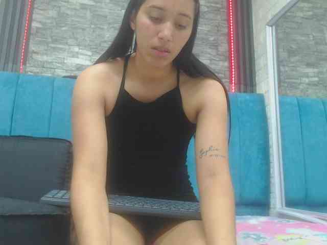 skinny-brenda webcam