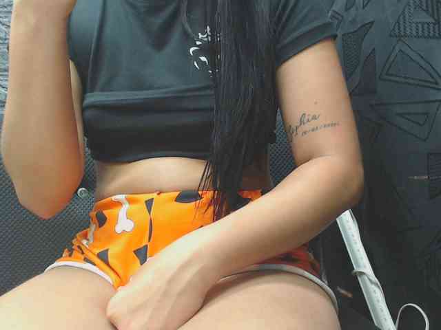 skinny-brenda webcam