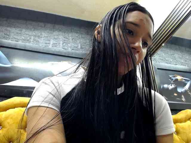 skinny-brenda webcam