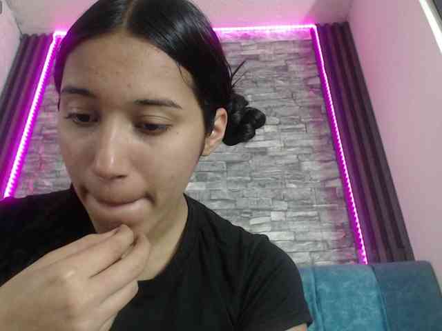 skinny-brenda webcam