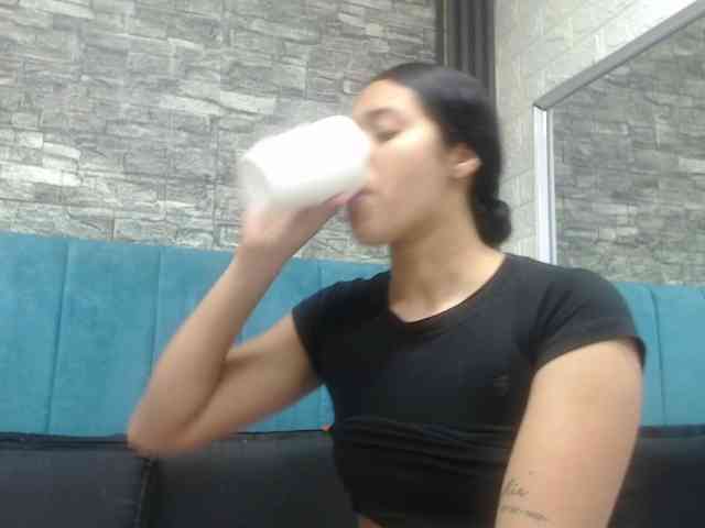 skinny-brenda webcam