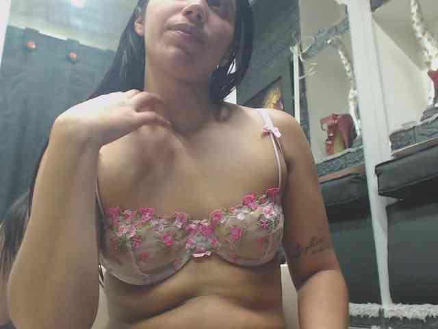 skinny-brenda webcam