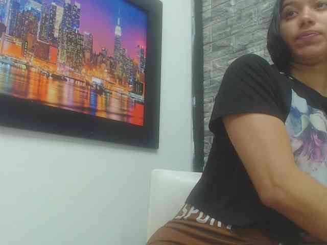 skinny-brenda webcam