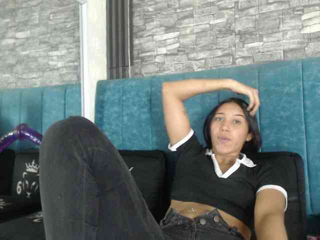 skinny-brenda webcam