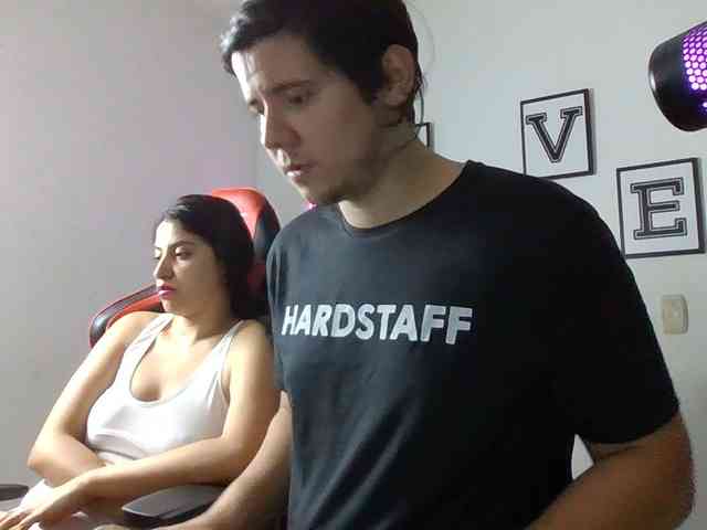 Emy23Jack23 webcam