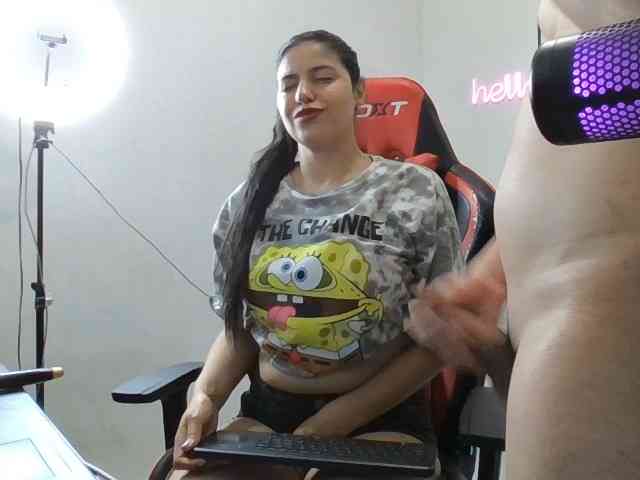 Emy23Jack23 webcam