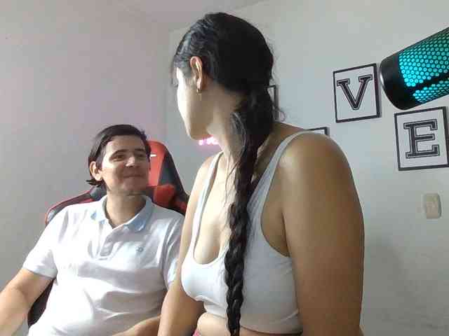 Emy23Jack23 webcam