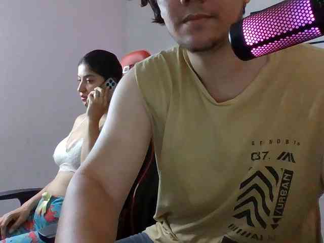 Emy23Jack23 webcam