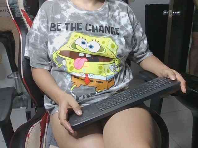 Emy23Jack23 webcam