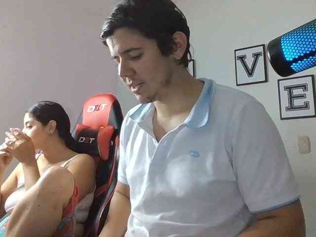 Emy23Jack23 webcam