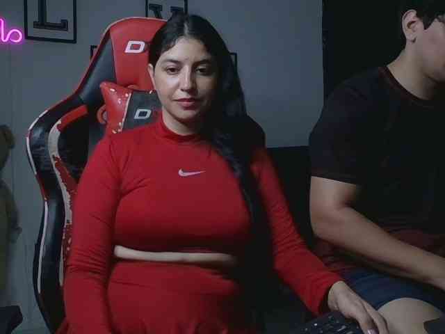 Emy23Jack23 webcam