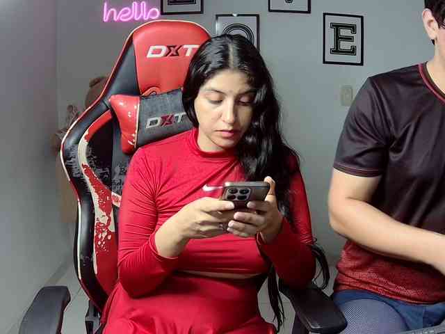 Emy23Jack23 webcam