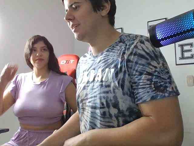 Emy23Jack23 webcam