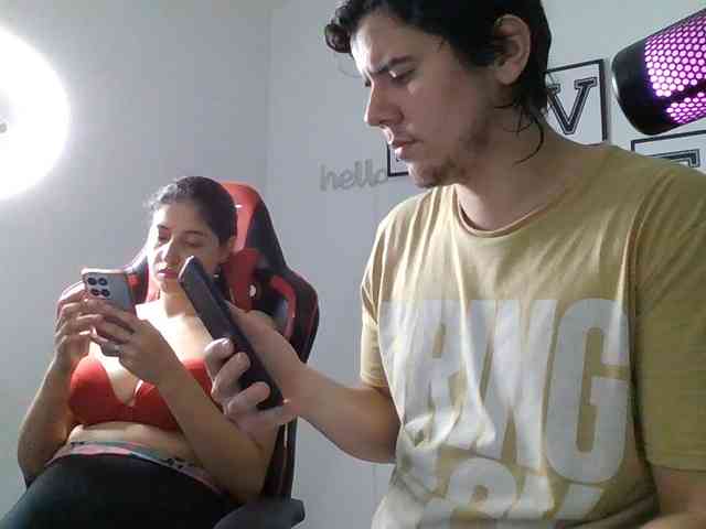 Emy23Jack23 webcam