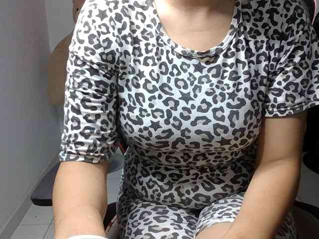 Emy23Jack23 webcam