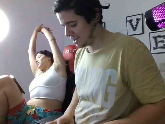 Emy23Jack23 webcam