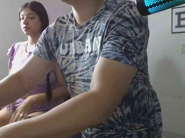 Emy23Jack23 webcam
