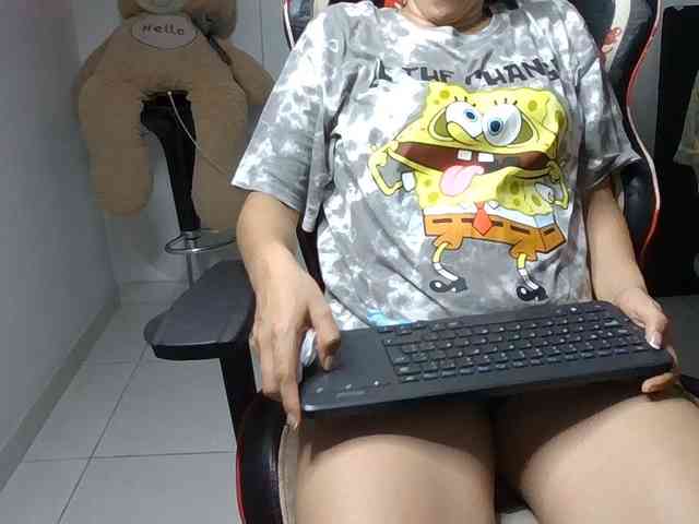 Emy23Jack23 webcam