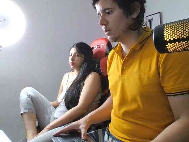 Emy23Jack23 webcam