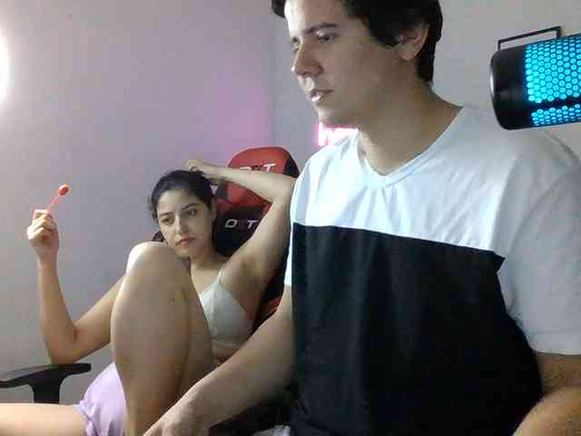 Emy23Jack23 webcam