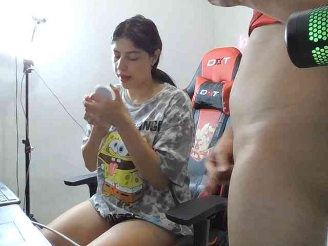 Emy23Jack23 webcam