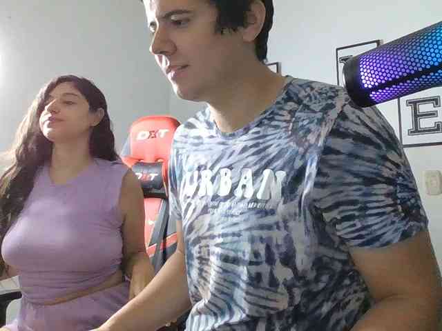 Emy23Jack23 webcam