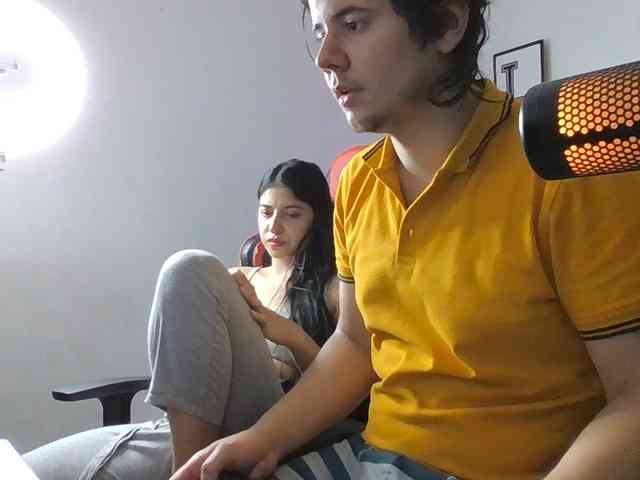 Emy23Jack23 webcam