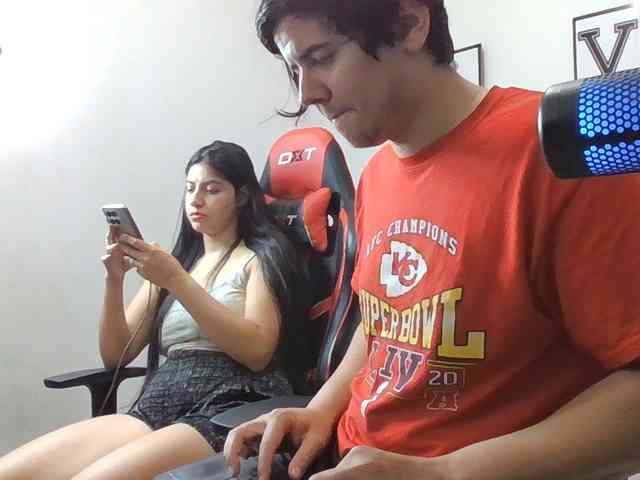 Emy23Jack23 webcam
