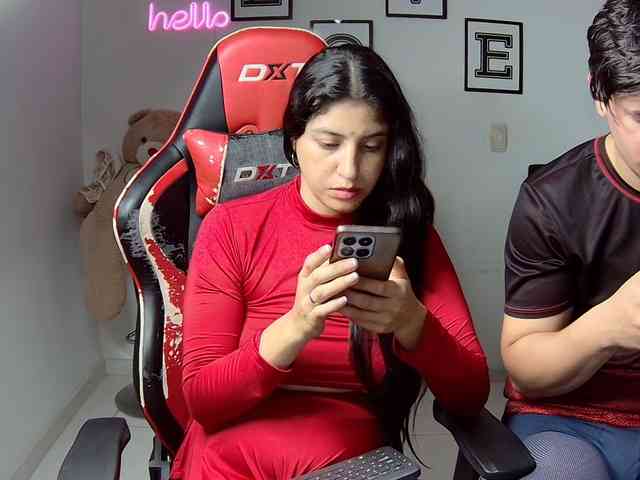Emy23Jack23 webcam
