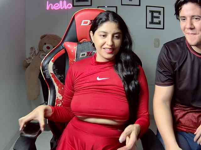 Emy23Jack23 webcam
