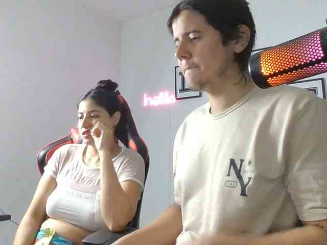 Emy23Jack23 webcam