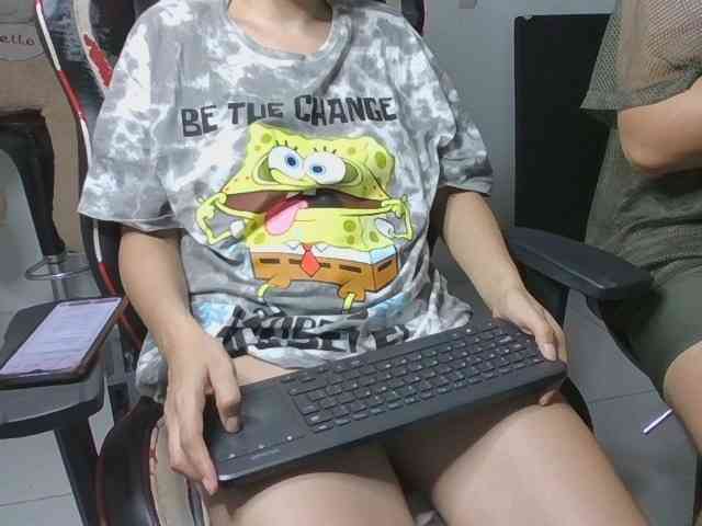 Emy23Jack23 webcam