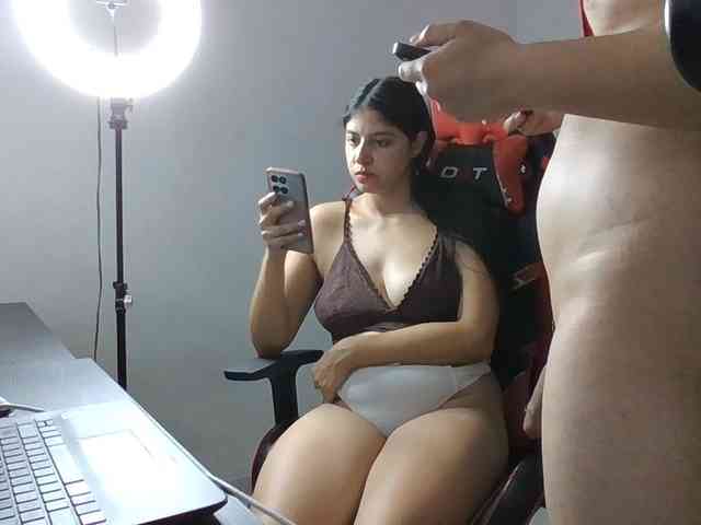 Emy23Jack23 webcam